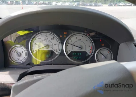 2010 Chrysler Town & Country Touring from USA, damaged, VIN 2A4RR5D14AR184003